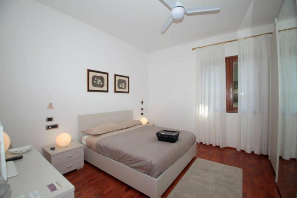 B&B Casa Ceruti Villa Guardia Bagian luar foto