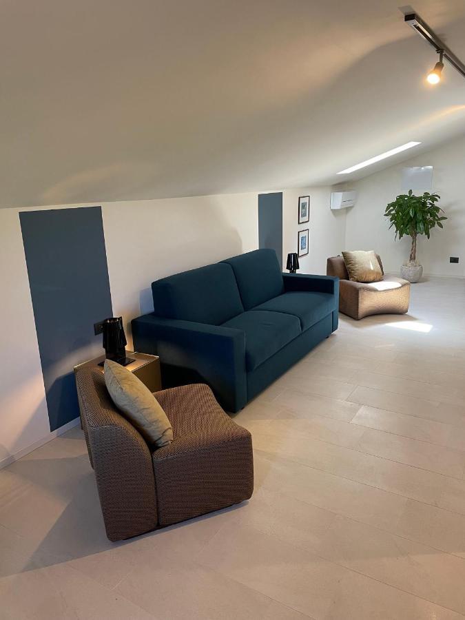 B&B Casa Ceruti Villa Guardia Bagian luar foto