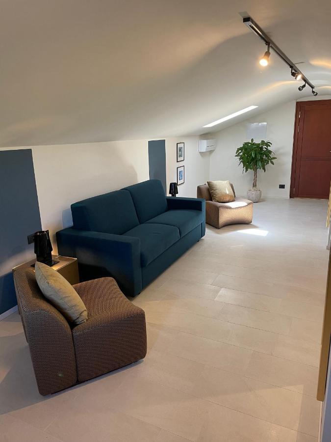 B&B Casa Ceruti Villa Guardia Bagian luar foto