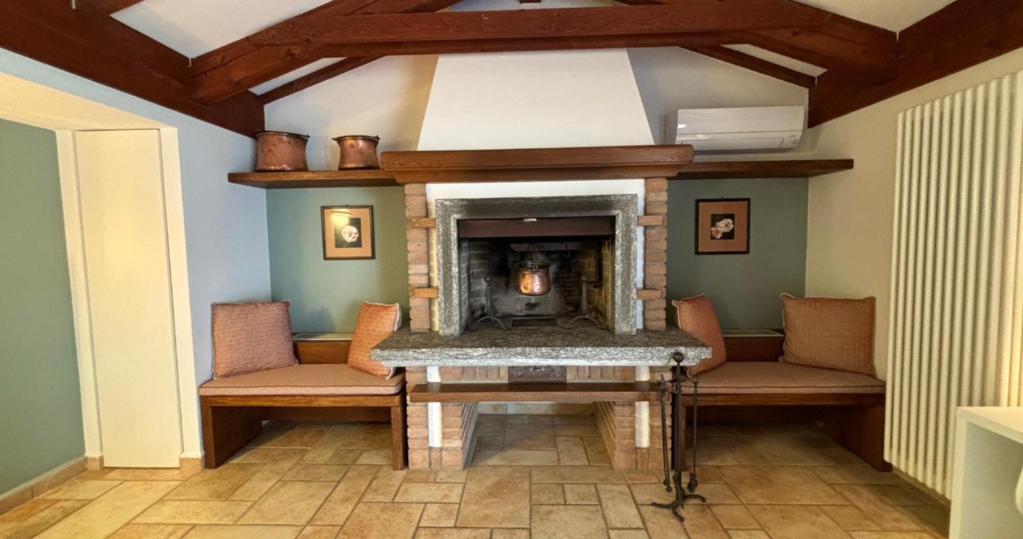 B&B Casa Ceruti Villa Guardia Bagian luar foto