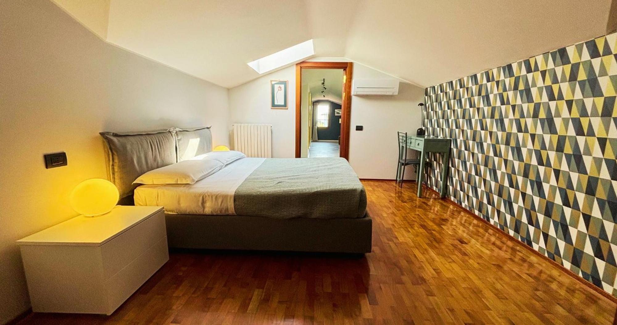 B&B Casa Ceruti Villa Guardia Bagian luar foto
