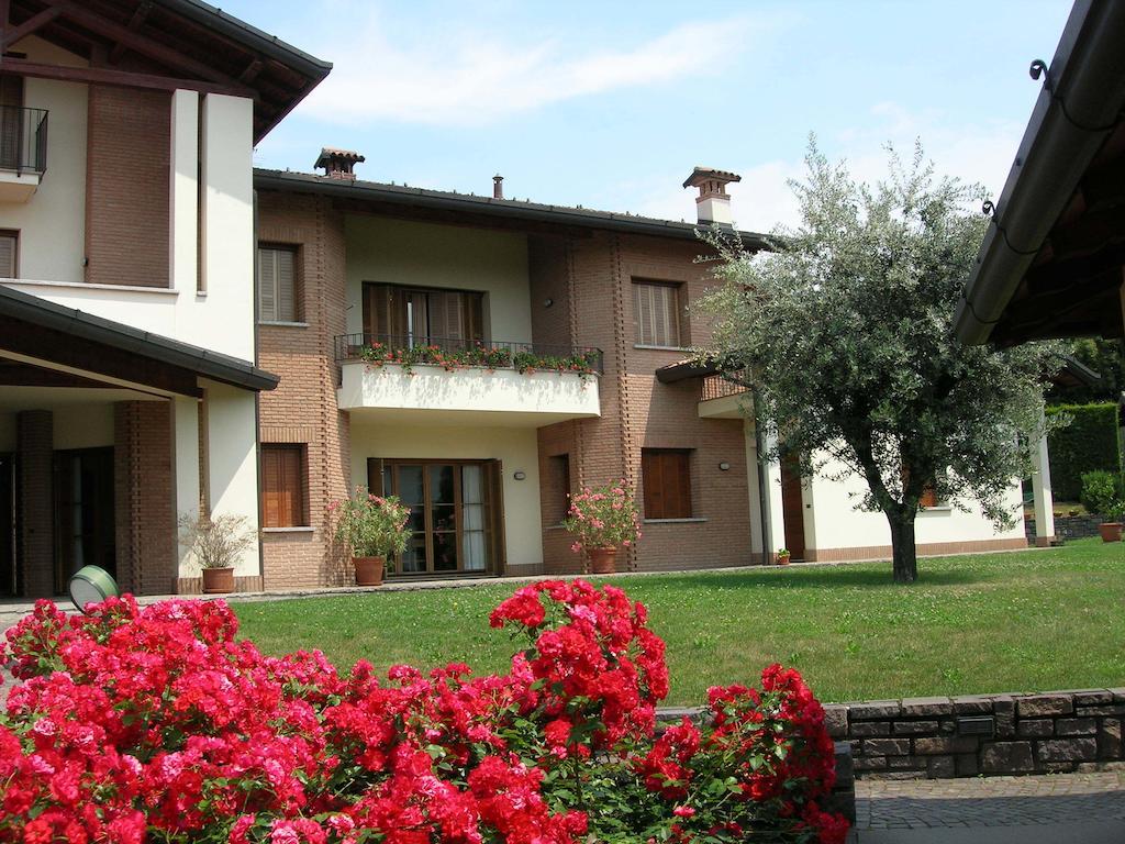 B&B Casa Ceruti Villa Guardia Bagian luar foto