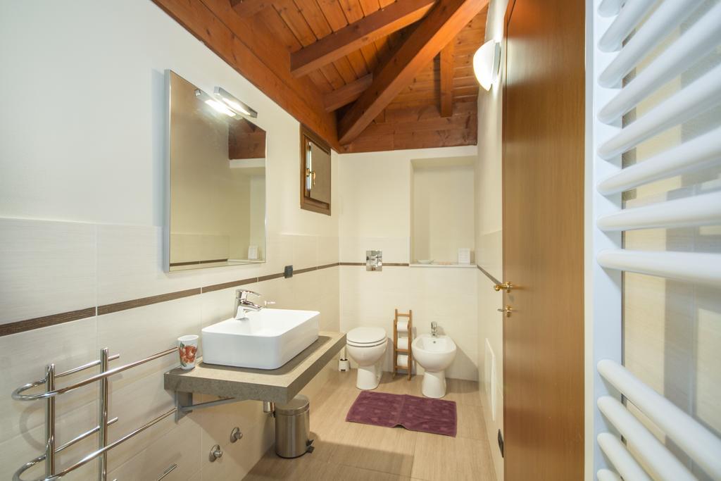 B&B Casa Ceruti Villa Guardia Bagian luar foto